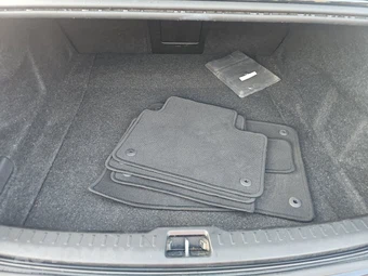 2024 Volvo S60 B5 Plus Black Edition – miniatura 16