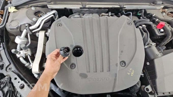 2024 Volvo S60 B5 Plus Black Edition – miniatura 17