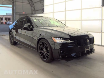 2024 Volvo S60 B5 Plus Black Edition – miniatura 3