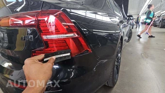 2024 Volvo S60 B5 Plus Black Edition – miniatura 30