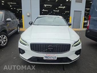 2024 Volvo S60 B5 Plus Black Edition – miniatura 2