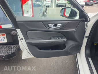 2024 Volvo S60 B5 Plus Black Edition – miniatura 9
