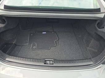 2024 Volvo S60 B5 Plus Dark – miniatura 14