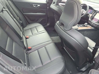 2024 Volvo S60 B5 Plus Dark – miniatura 16