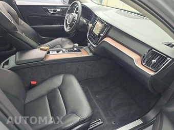 2024 Volvo S60 B5 Plus Dark – miniatura 18