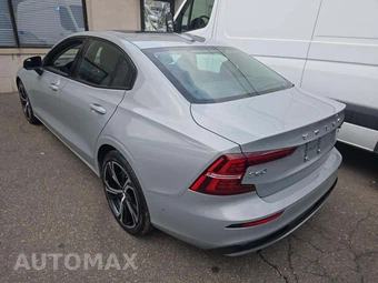 2024 Volvo S60 B5 Plus Dark – miniatura 2