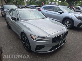 2024 Volvo S60 B5 Plus Dark – miniatura 4