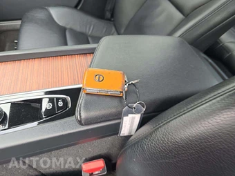 2024 Volvo S60 B5 Plus Dark – miniatura 8