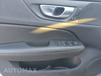 2024 Volvo S60 B5 Plus Dark – miniatura 15