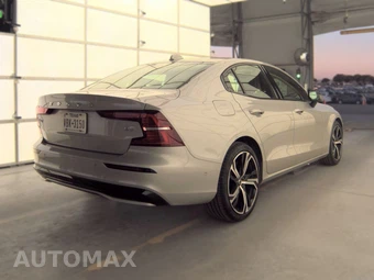 2024 Volvo S60 B5 Plus Dark – miniatura 5