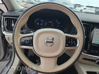 2024 Volvo S60 B5 Plus Dark – miniatura 10
