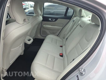 2024 Volvo S60 B5 Plus Dark – miniatura 13