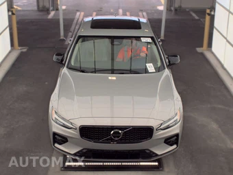 2024 Volvo S60 B5 Plus Dark – miniatura 2