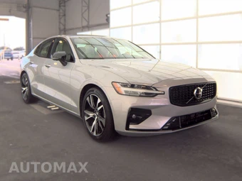 2024 Volvo S60 B5 Plus Dark – miniatura 3