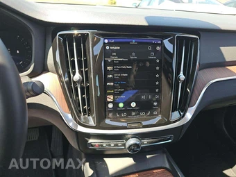 2024 Volvo S60 B5 Plus Dark – miniatura 10