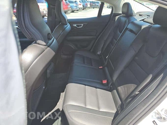 2024 Volvo S60 B5 Plus Dark – miniatura 13
