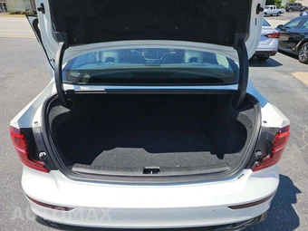 2024 Volvo S60 B5 Plus Dark – miniatura 14