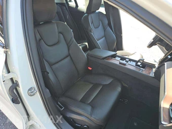 2024 Volvo S60 B5 Plus Dark – miniatura 18