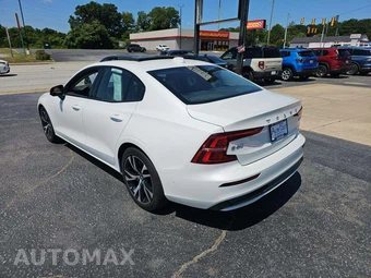 2024 Volvo S60 B5 Plus Dark – miniatura 2