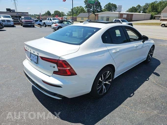 2024 Volvo S60 B5 Plus Dark – miniatura 3