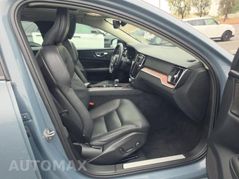 2024 Volvo S60 B5 Plus Dark – miniatura 8