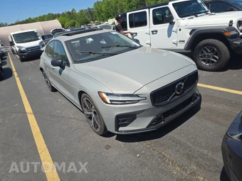 2024 Volvo S60 B5 Plus Dark – miniatura 3