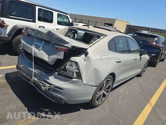 2024 Volvo S60 B5 Plus Dark – miniatura 4