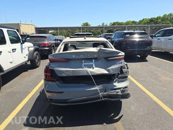 2024 Volvo S60 B5 Plus Dark – miniatura 5