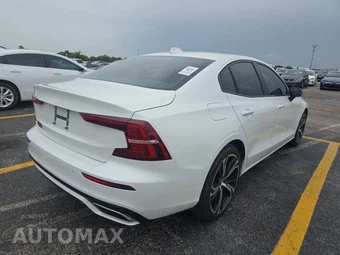 2024 Volvo S60 B5 Plus Dark – miniatura 4