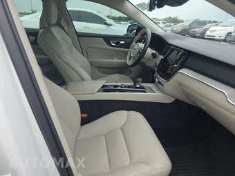 2024 Volvo S60 B5 Plus Dark – miniatura 8