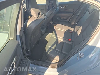 2024 Volvo S60 B5 Plus Dark – miniatura 13