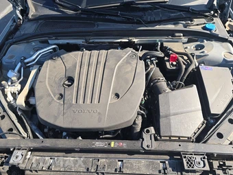 2024 Volvo S60 B5 Plus Dark – miniatura 15
