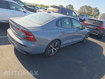 2024 Volvo S60 B5 Plus Dark – miniatura 4