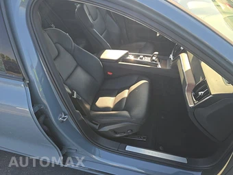 2024 Volvo S60 B5 Plus Dark – miniatura 8