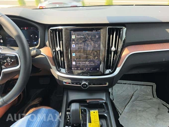 2024 Volvo S60 B5 Plus Dark - miniatura 10