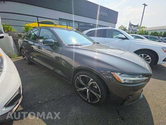 2024 Volvo S60 B5 Plus Dark - miniatura 4
