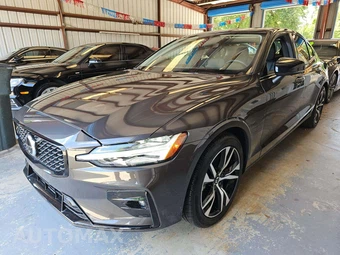 2024 Volvo S60 B5 Plus Dark