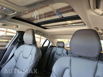 2024 Volvo S60 B5 Plus Dark – miniatura 11