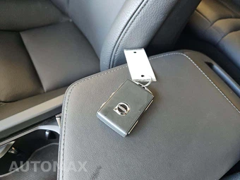 2024 Volvo S60 B5 Plus Dark – miniatura 8