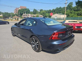 2024 Volvo S60 B5 Plus Dark – miniatura 2