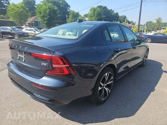 2024 Volvo S60 B5 Plus Dark – miniatura 3