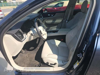 2024 Volvo S60 B5 Plus Dark – miniatura 6
