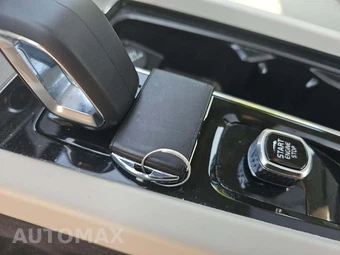 2024 Volvo S60 B5 Plus Dark – miniatura 8
