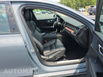 2024 Volvo S60 B5 Plus Dark – miniatura 15