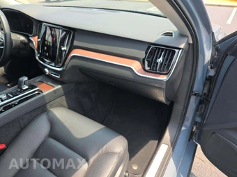 2024 Volvo S60 B5 Plus Dark – miniatura 16