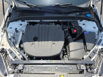 2024 Volvo S60 B5 Ultimate Dark - miniatura 15