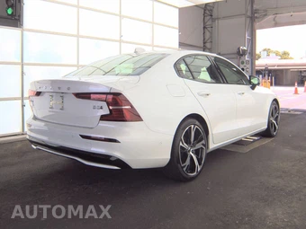 2024 Volvo S60 B5 Ultimate Dark - miniatura 4