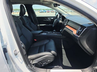 2024 Volvo S60 B5 Ultimate Dark - miniatura 8