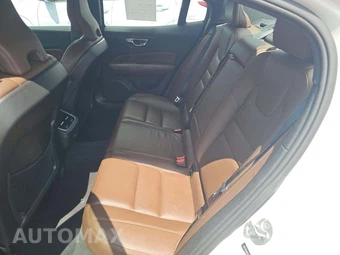 2024 Volvo S60 B5 Ultimate Dark - miniatura 13