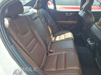 2024 Volvo S60 B5 Ultimate Dark - miniatura 16